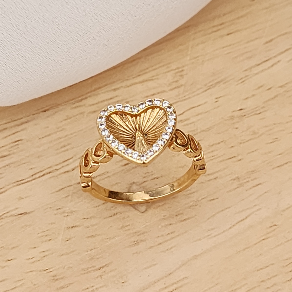 ANEL DOURADO CORAÇÃO CRAVEJADO NOSSA SENHORA DAS GRACAS