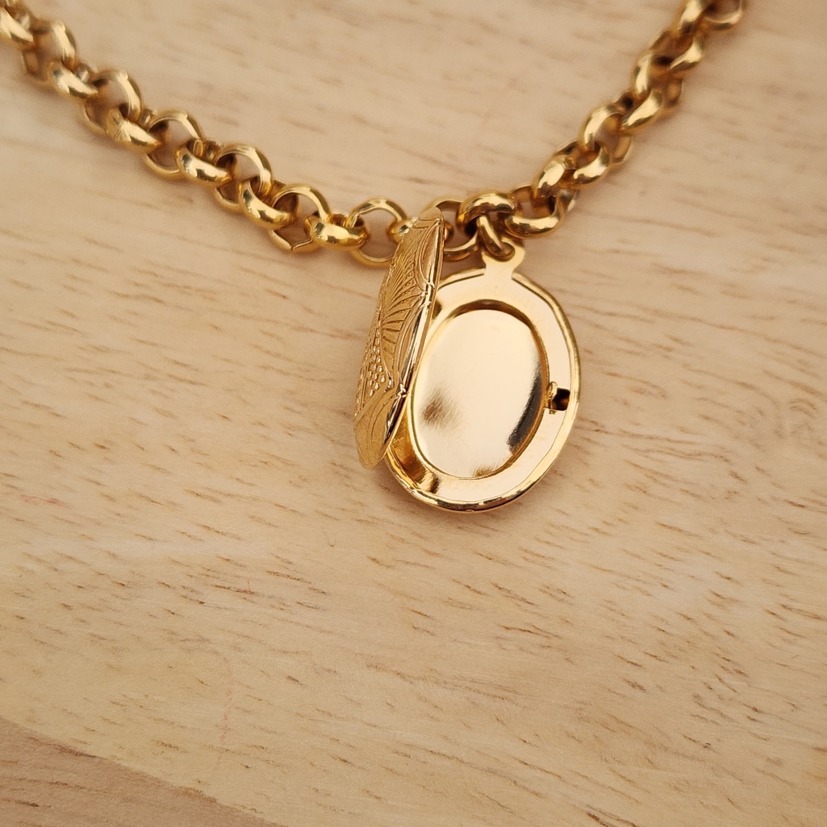 PULSEIRA DOURADA ELO PORTUGUÊS RELICÁRIO NOSSA SENHORA APARECIDA
