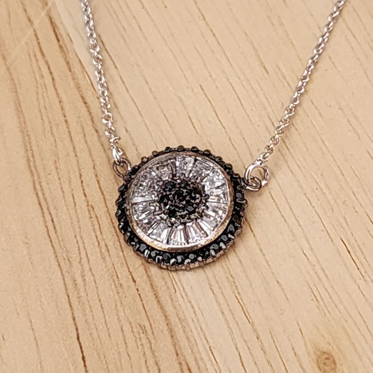 COLAR RÓDIO NEGRO PINGENTE PIZZA P MICROZIRCÔNIAS CRISTAL