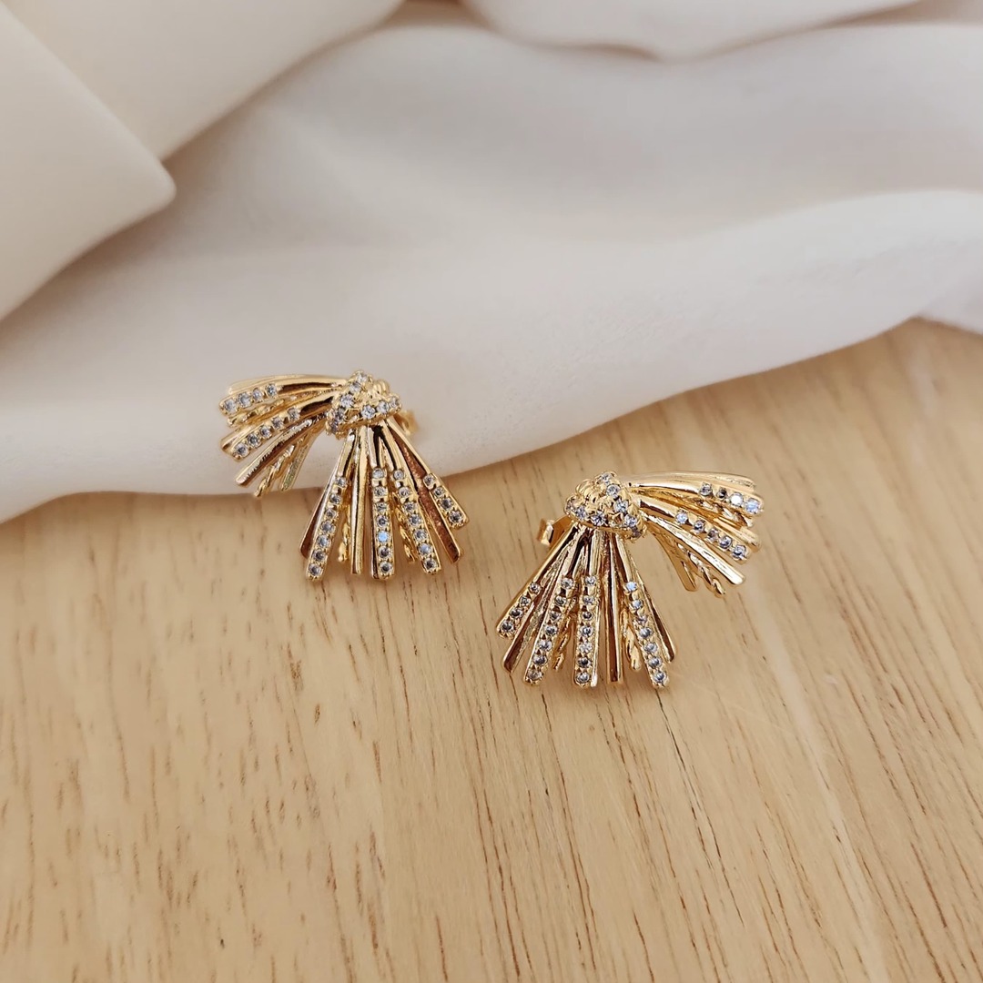 BRINCO EAR CUFF LEQUE CRAVEJADO EM MICROZIRCÔNIAS CRISTAL
