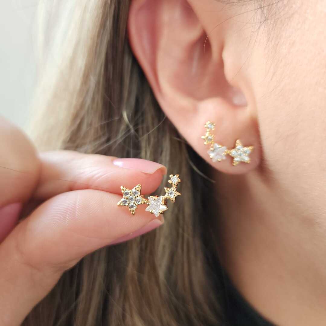 BRINCO EAR CUFF TRÊS ESTRELAS ZIRCÔNIAS