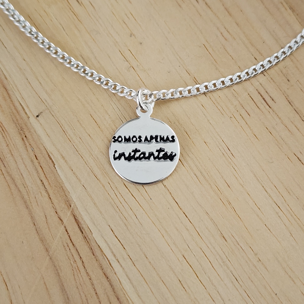PULSEIRA PINGENTE SOMOS APENAS INSTANTES