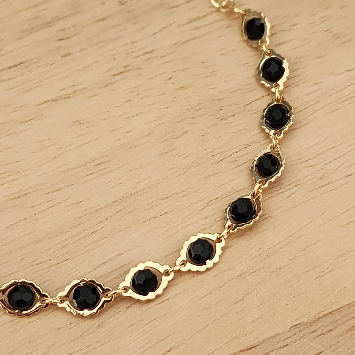 PULSEIRA BOLINHAS PRETAS
