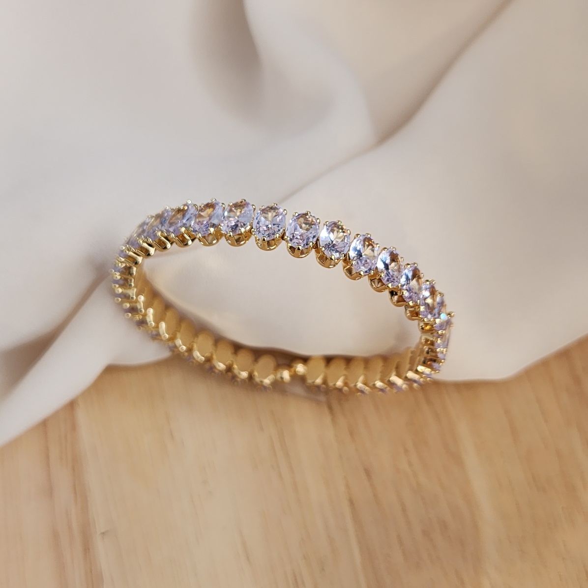BRACELETE MALEÁVEL BANHO OURO CRAVEJADO EM NAVETES