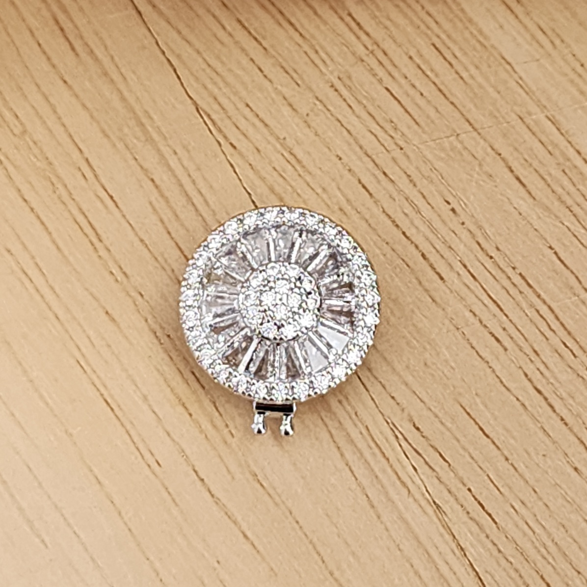 PINGENTE CHARM RÓDIO BRANCO PIZZA CRAVEJADO EM ZIRCÔNIAS