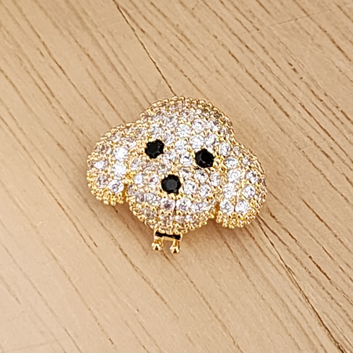 PINGENTE CHARM DOURADO ROSTO URSO CRAVEJADO EM ZIRCÔNIAS
