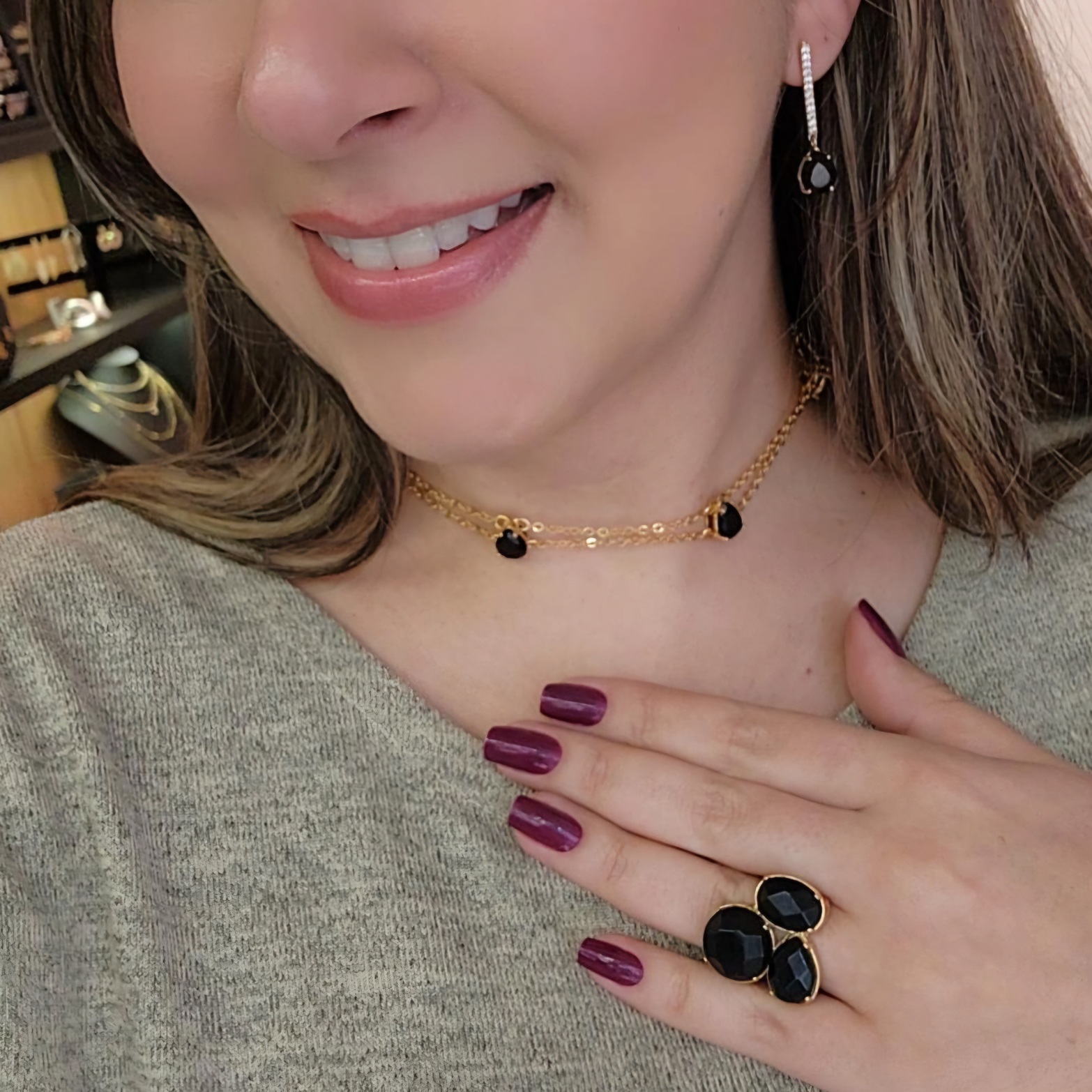 COLAR CHOKER LUXO PEDRAS GOTAS PRETAS DOIS FIOS