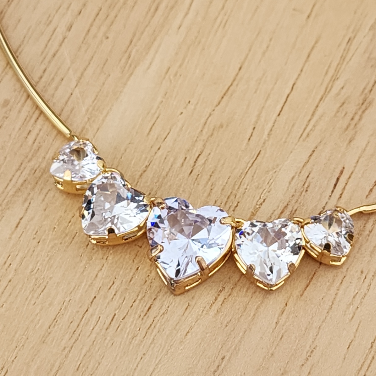COLAR LUXO PEDRAS CORAÇÕES CRISTAL