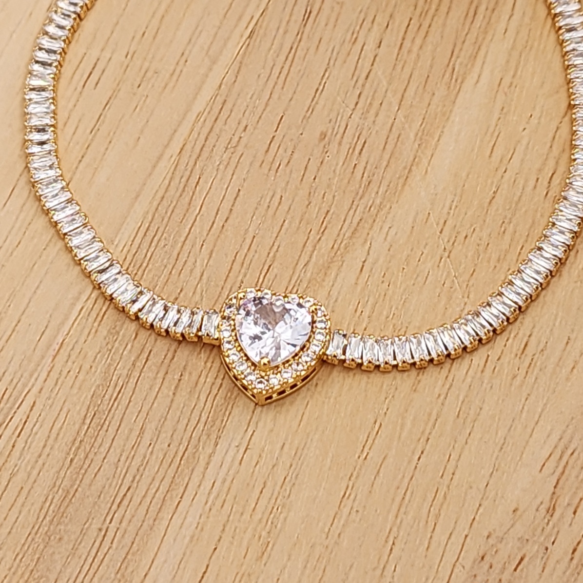 PULSEIRA NAVETES CORAÇÃO CRAVEJADA