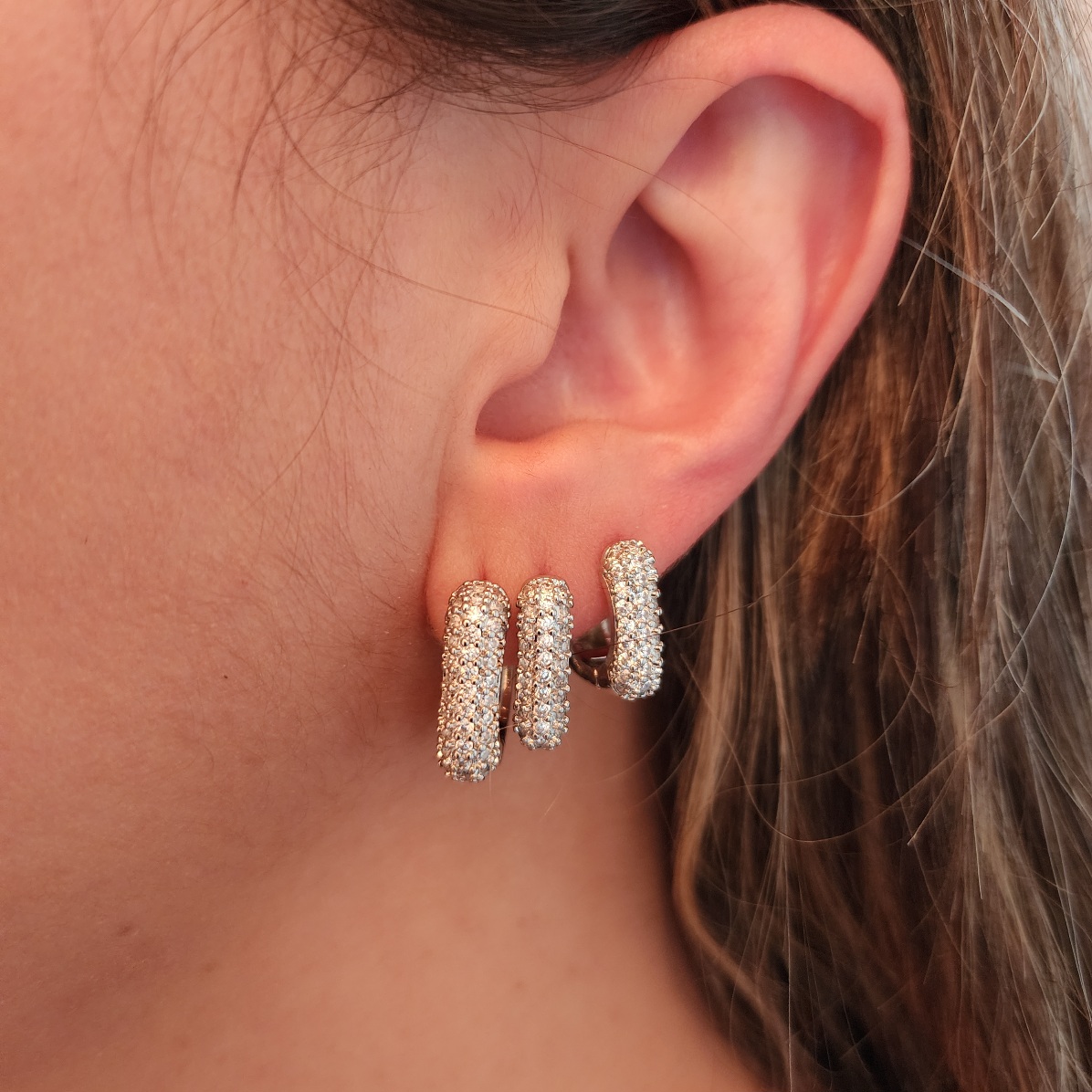 TRIO ARGOLINHAS QUADRADAS CRAVEJADAS EM MICROZIRCÔNIAS