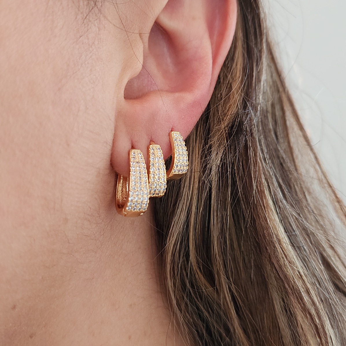 TRIO ARGOLAS CRAVEJADAS EM MICROZIRCÔNIAS GOTA TRÊS TAMANHOS