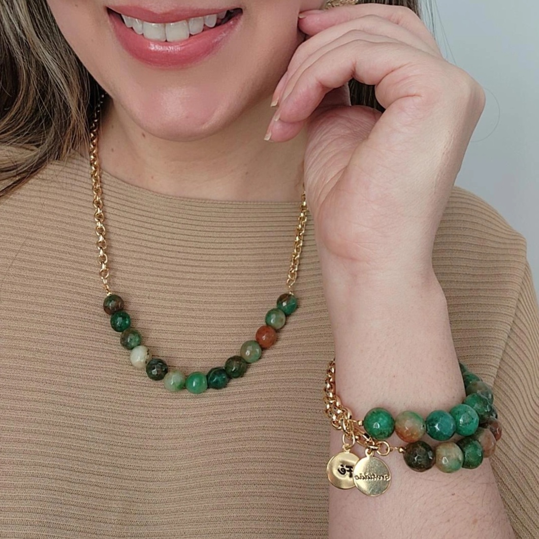 PULSEIRA DOURADO ELOS PEDRAS NATURAIS JADE VERDE COM PINGENTE GRATIDÃO