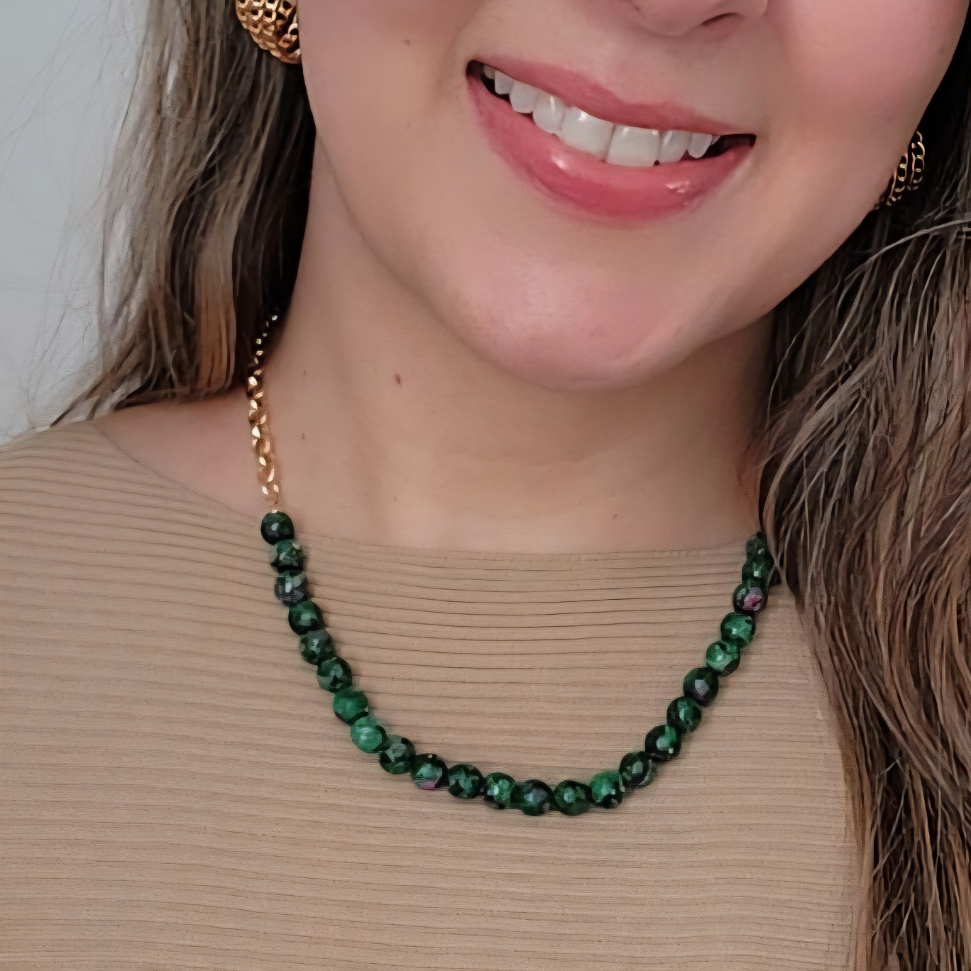 COLAR DOURADO ELOS PEDRAS NATURAIS ZOESITA