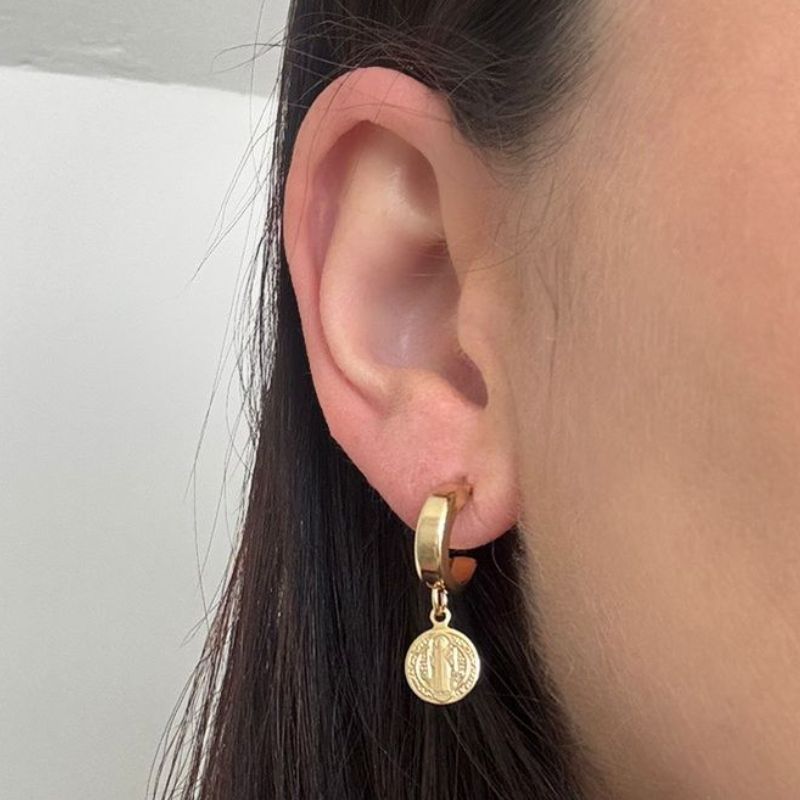 ARGOLA TARRAXA COM PINGENTE DE SÃO BENTO