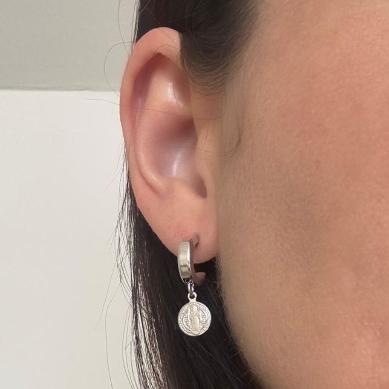 ARGOLA TARRAXA COM PINGENTE DE SÃO BENTO