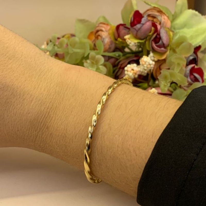 BRACELETE TUBO QUADRADO TORCIDO