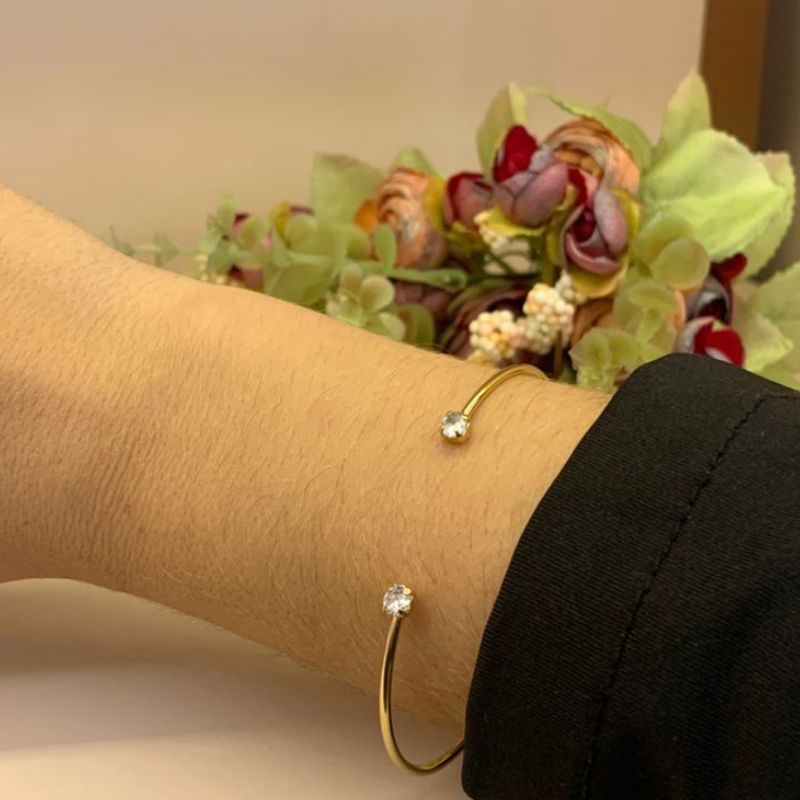 BRACELETE COM PONTO DE LUZ NAS PONTAS