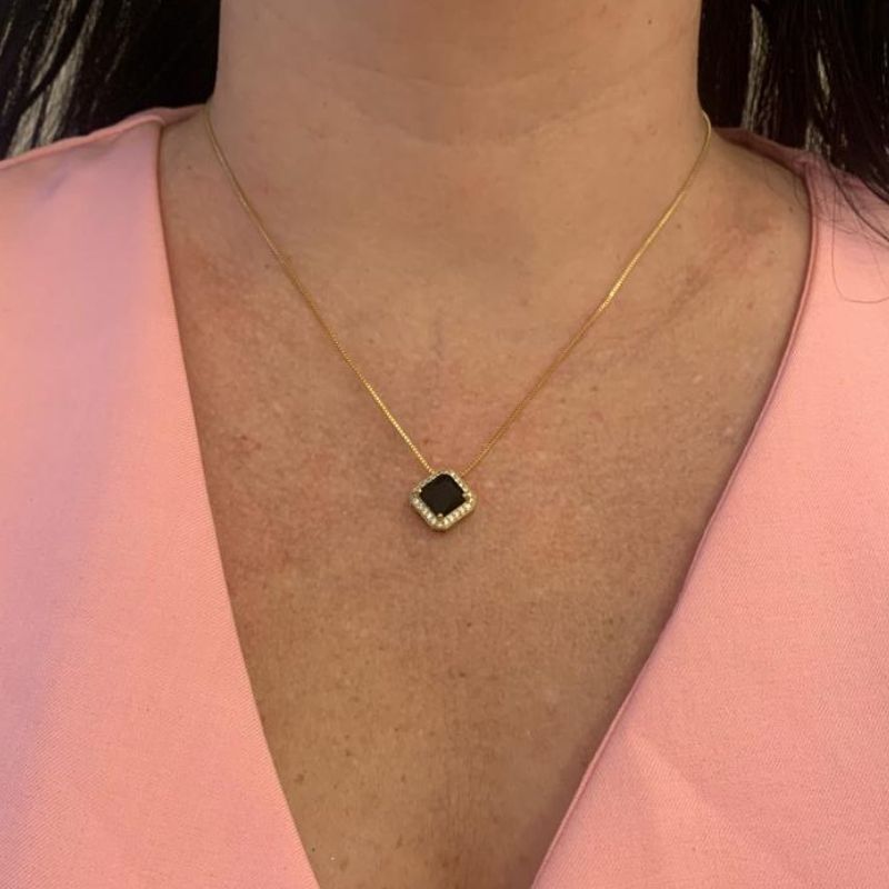 COLAR QUADRADO PEDRA E CRAVAÇÃO EM VOLTA COLAR QUADRADO PEDRA E CRAVAÇÃO EM VOLTA