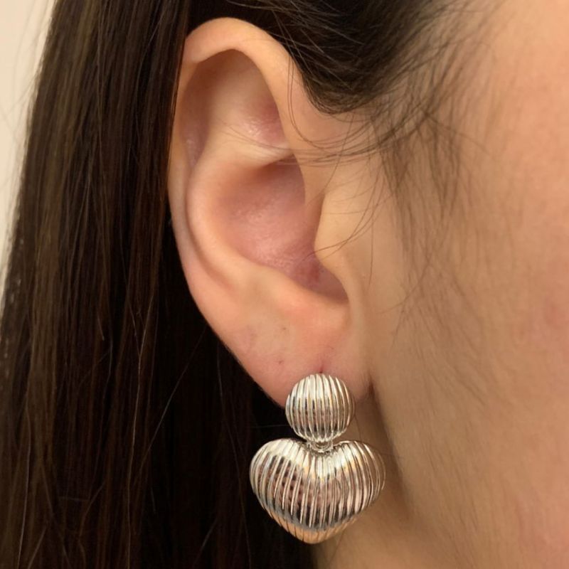 BRINCO BALANÇO CORAÇÃO COM EFEITO BRINCO BALANÇO CORAÇÃO COM EFEITO