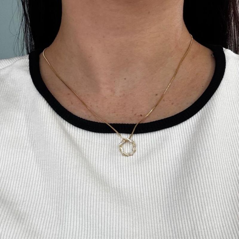 COLAR TORCIDO CRAVEJADO