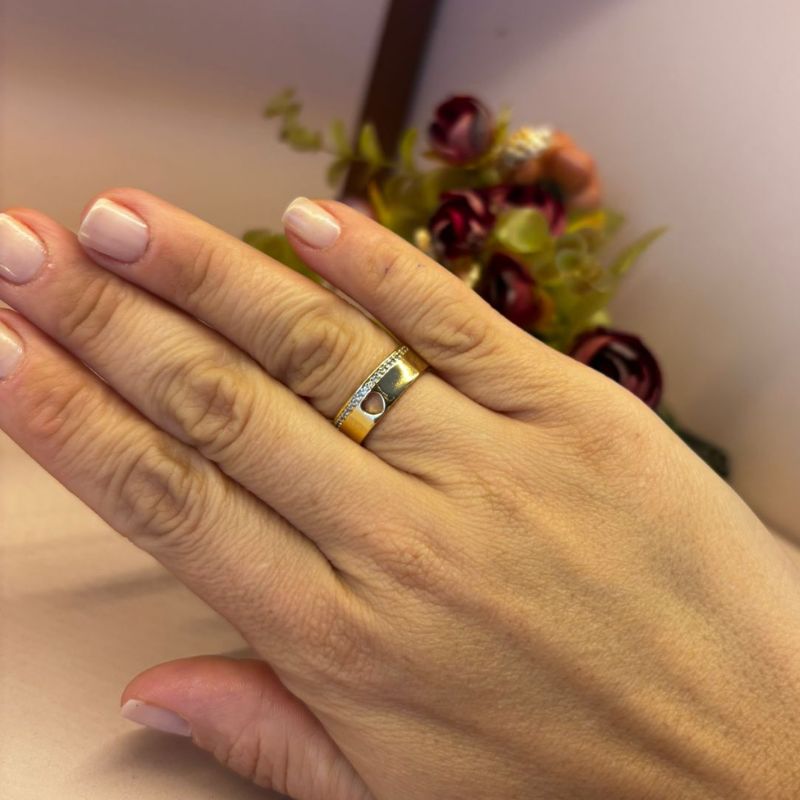 ANEL ALIANÇA CRAVEJADO CORAÇÃO