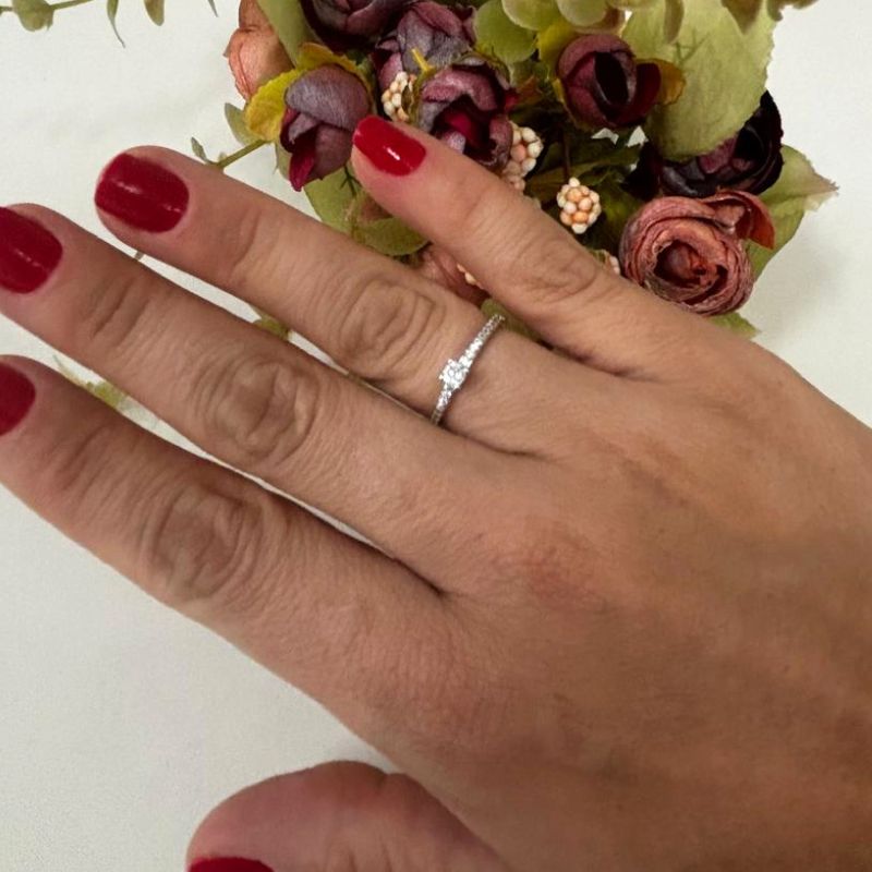 ANEL SOLITÁRIO VOLTA CRAVEJADO