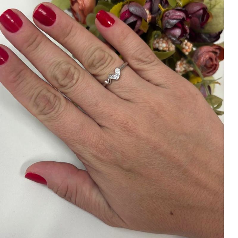 ANEL CORAÇÕES CRAVEJADO