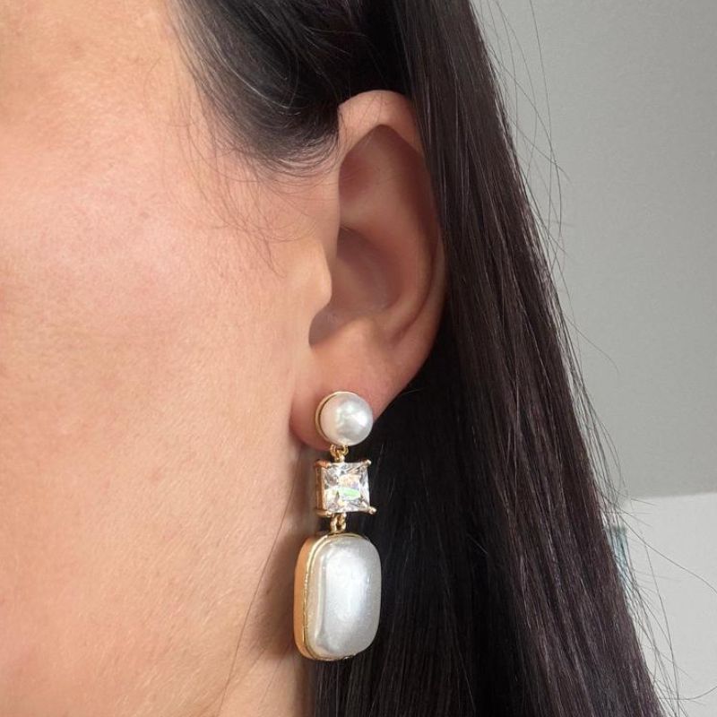 BRINCO FESTA PÉROLAS E ZIRCÔNIA QUADRADA