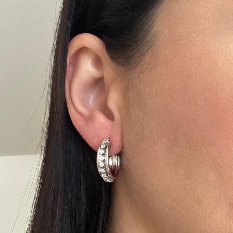 ARGOLA P DE TARRAXA COM ZIRCÔNIAS NO MEIO