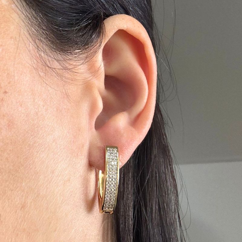 ARGOLA EM V CRAVEJADA