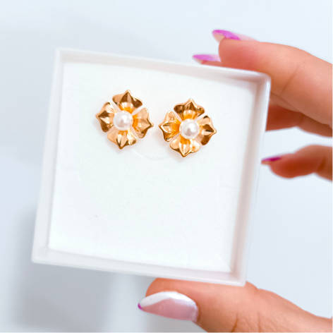 Brinco Flor com Pérola Banhados a Ouro