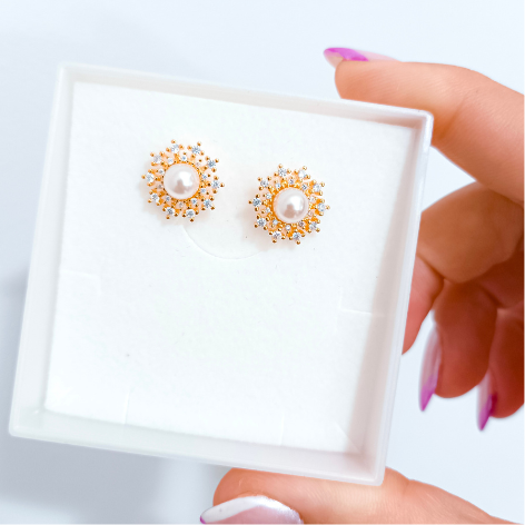 Brinco Sol Pérola Cravejado Banhado a Ouro