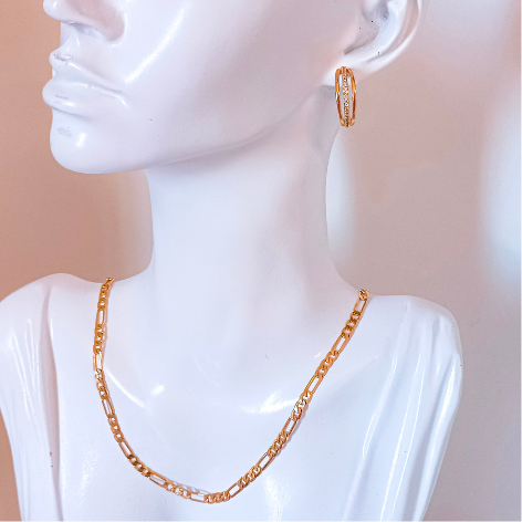 Brinco Meia Argola Cravejada 3 Fios