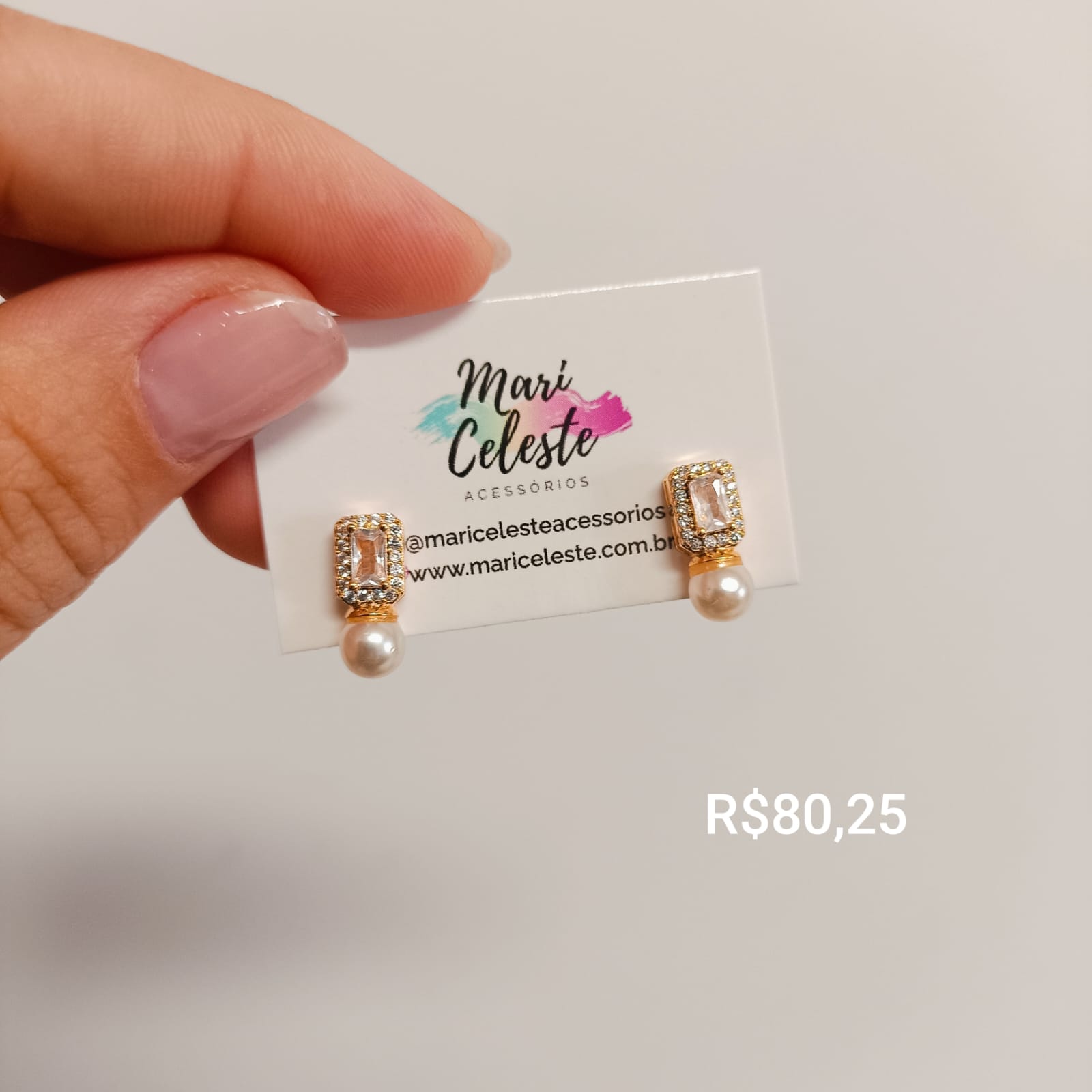 Brinco Clássico Zircônias e Pérolas