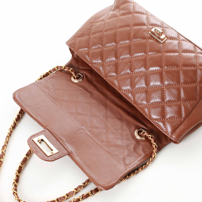 Bolsa Média Matelassê em Couro Legítimo Marrom