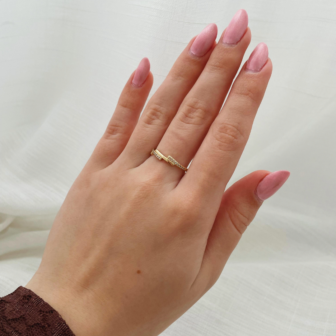 ANEL 4 BARRINHAS (2 LISAS E 2 CRAVEJADAS). BANHADO A OURO 18K.