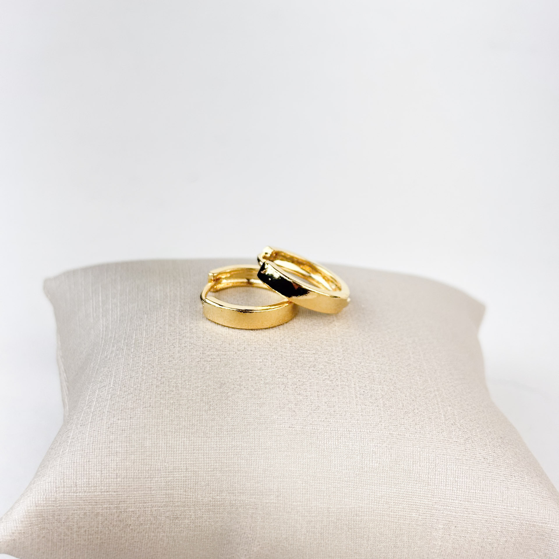Brinco Argola Lisa Folheado a Ouro 18k