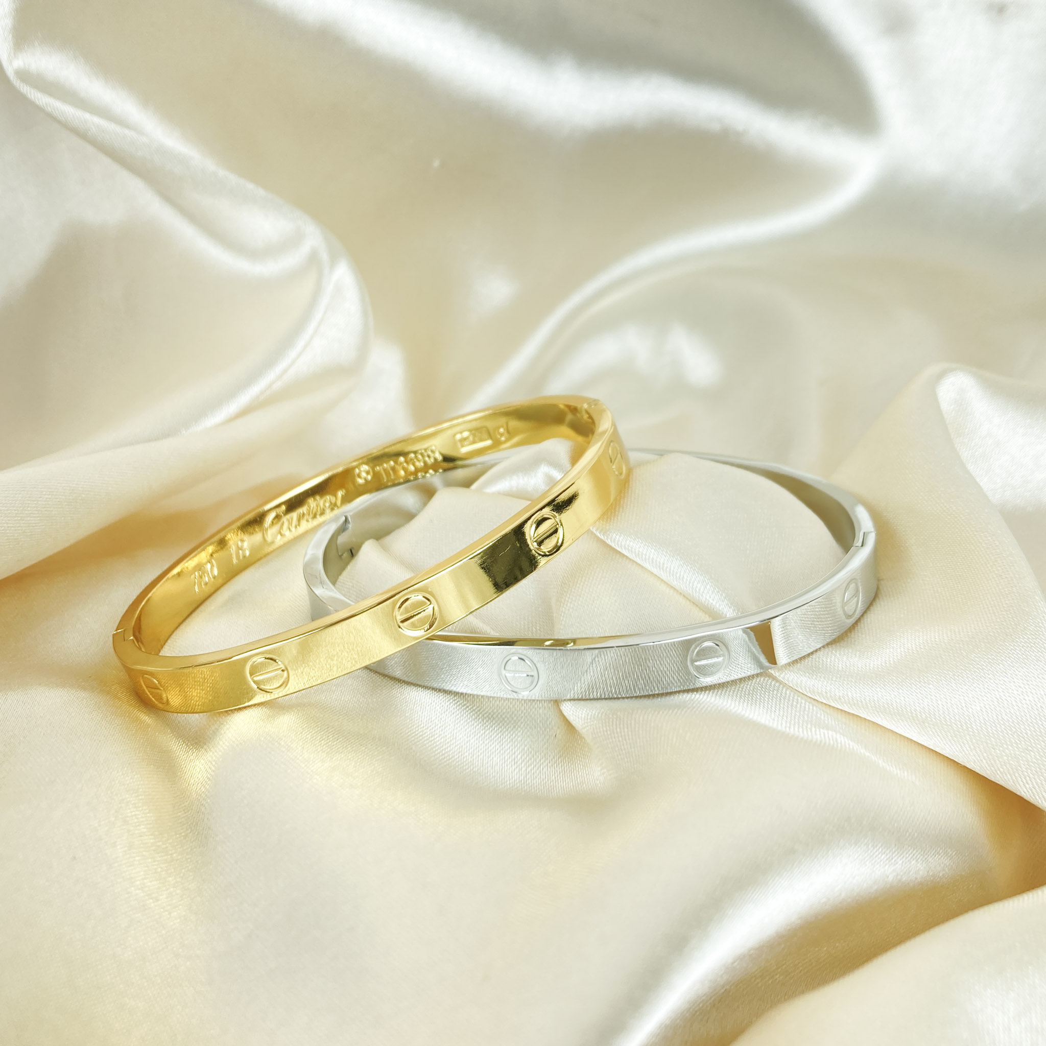 Bracelete Inspiração Cartier em Aço Inox 316L na Cor Dourada