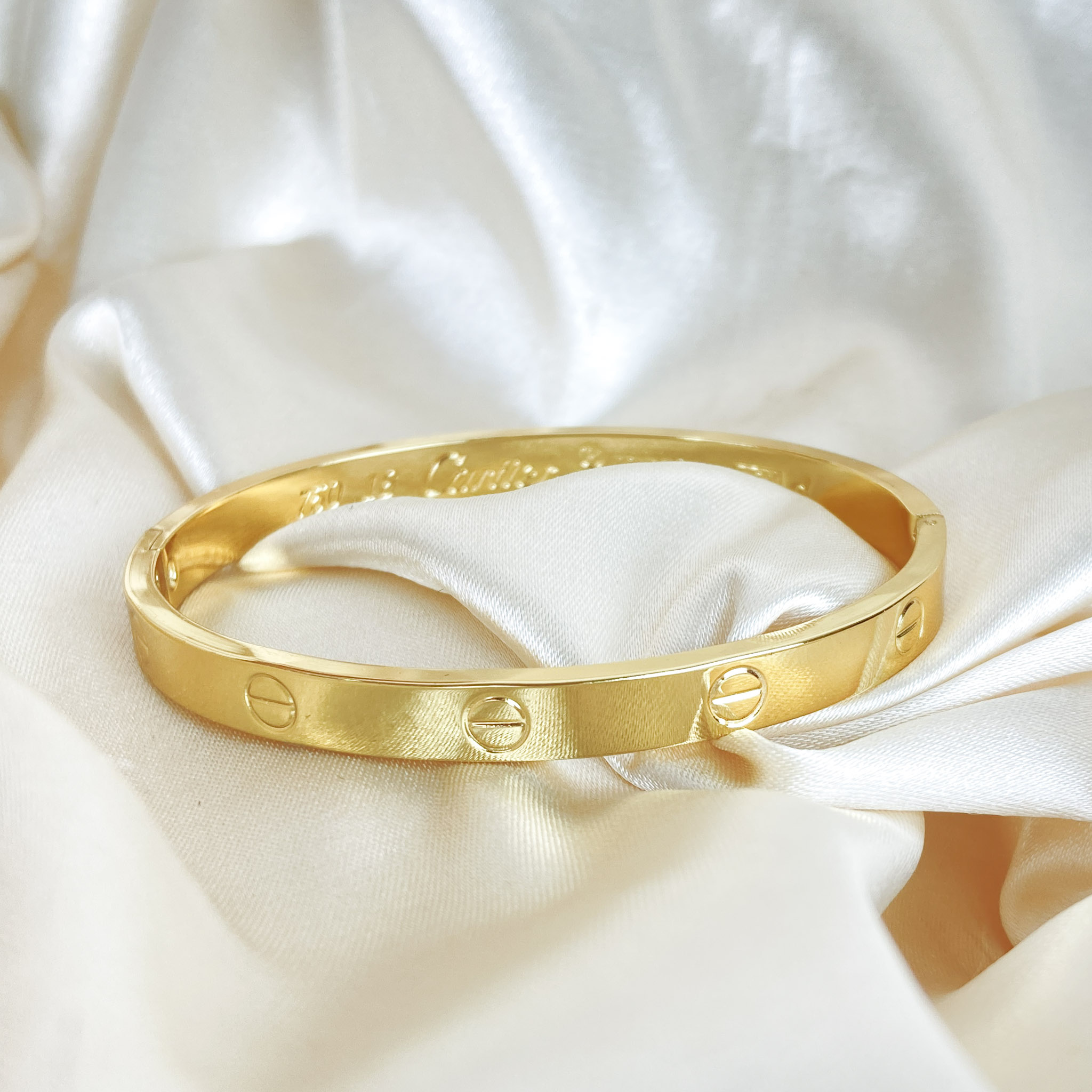 Bracelete Inspiração Cartier em Aço Inox 316L na Cor Dourada