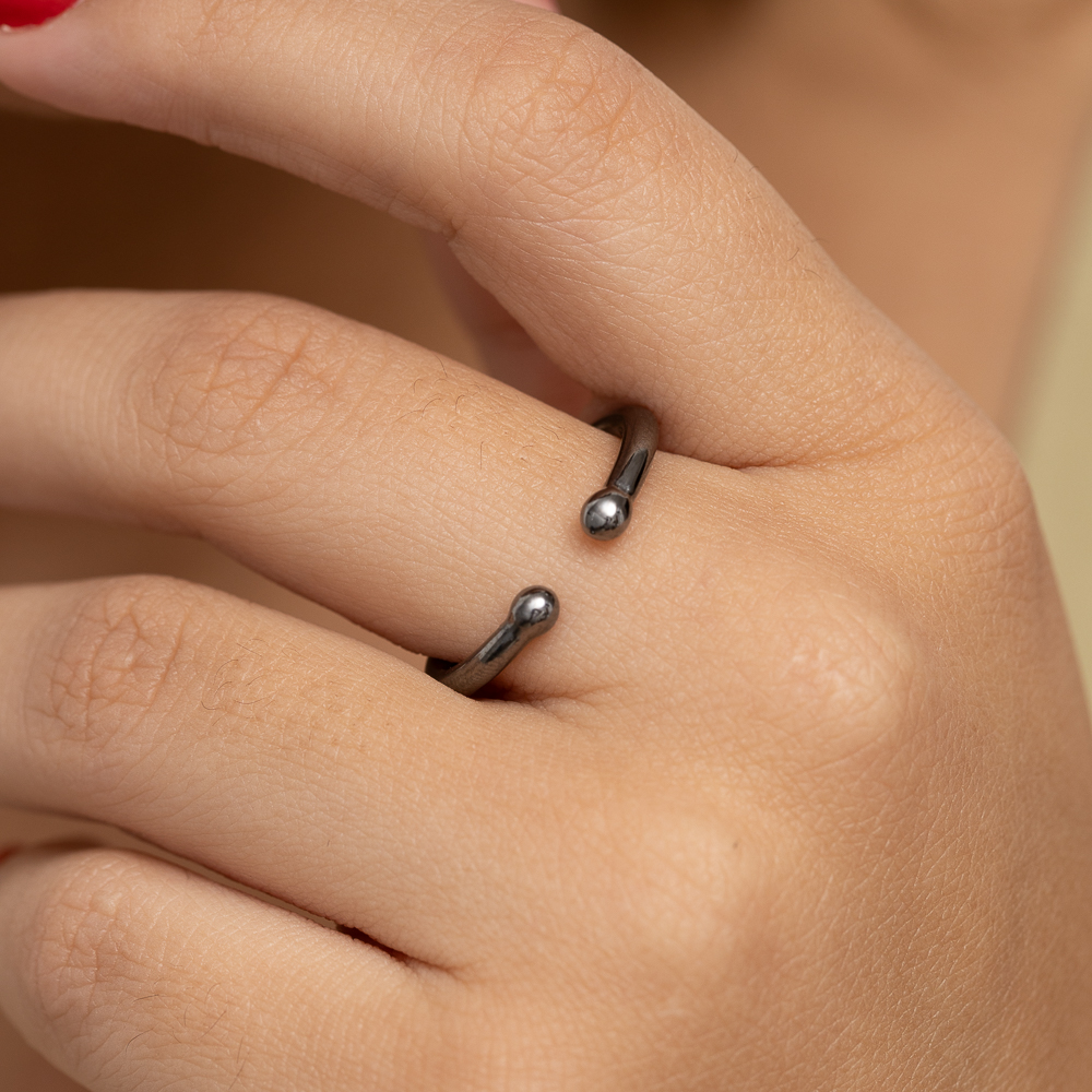 ANEL REGULÁVEL LISO E COM 2 ESFERAS BANHO RÓDIO NEGRO