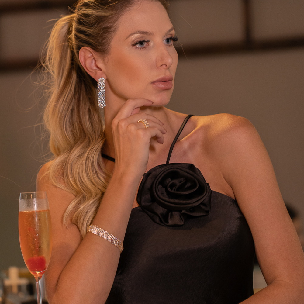 CONJUNTO BRINCO E PULSEIRA CRAVEJADOS COM ZIRCÔNIAS CRISTAIS BANHO OURO 18K