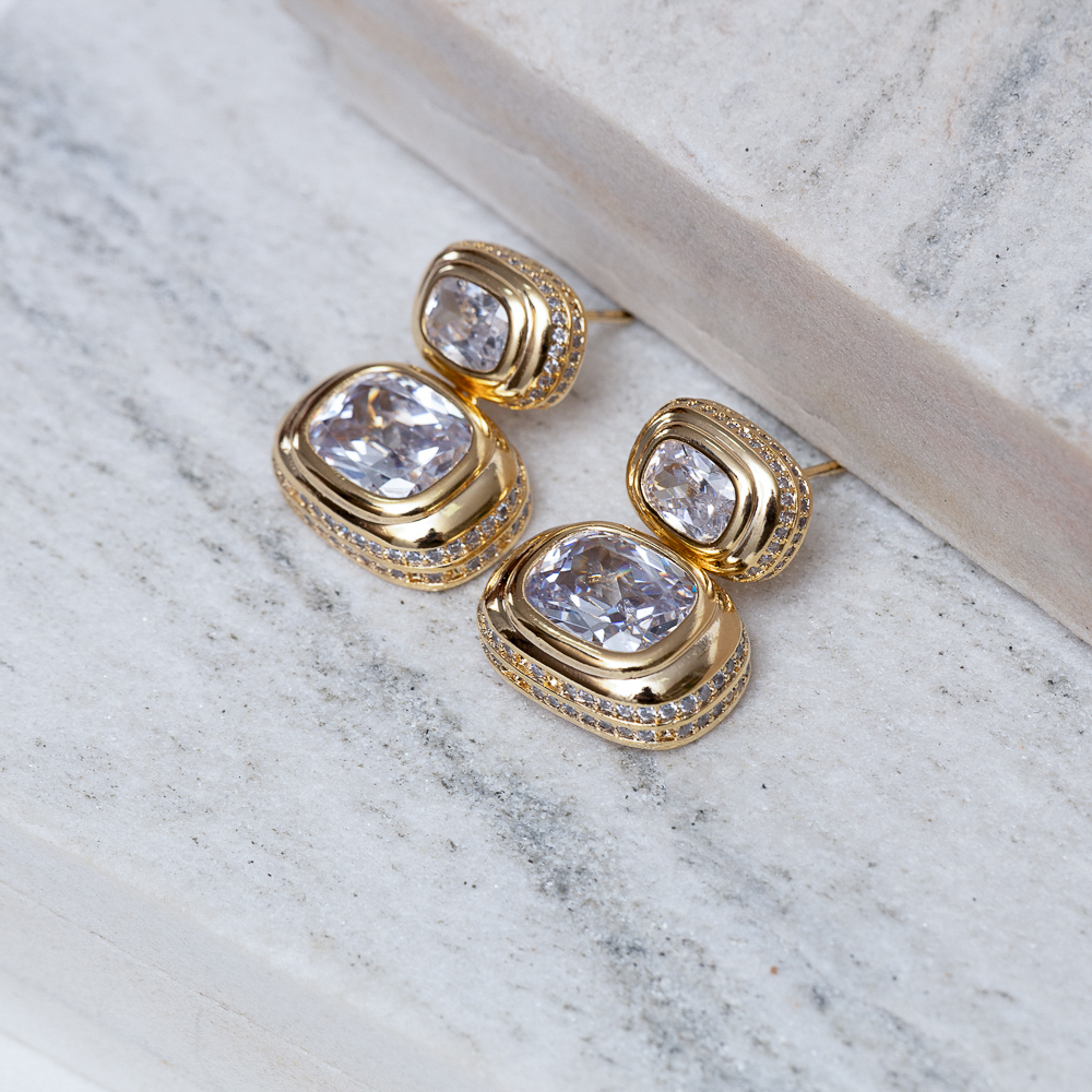 CONJUNTO BRINCO E ANEL CRAVEJADO COM ZIRCÔNIAS E PEDRA CRISTAL BANHO OURO 18K