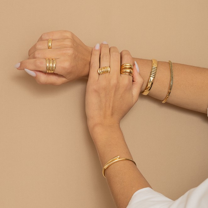 ANEL LISO GRANDE BANHO OURO 18K ANEL LISO GRANDE BANHO OURO 18K