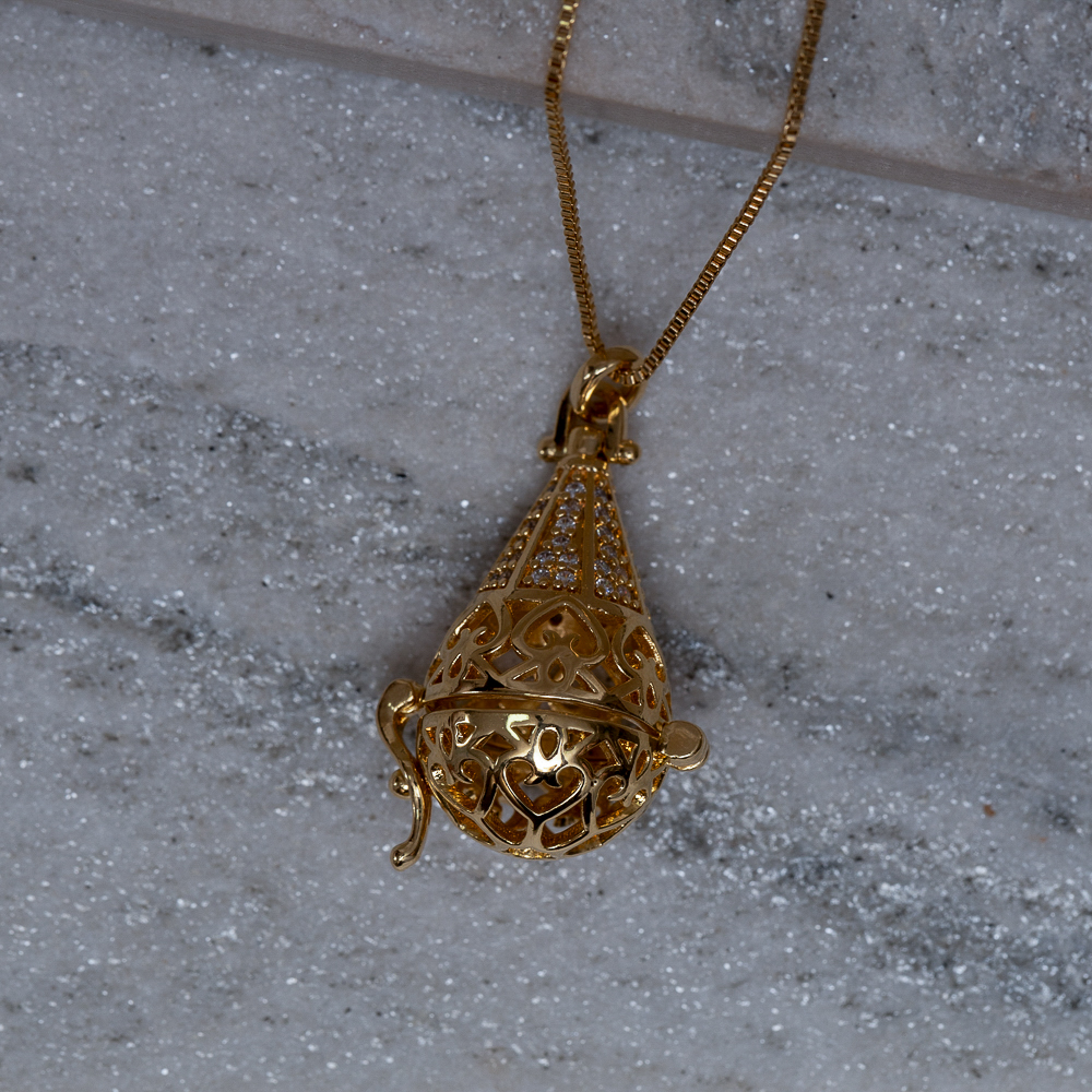 COLAR PERFUMEIRA CRAVEJADA BANHO OURO 18K