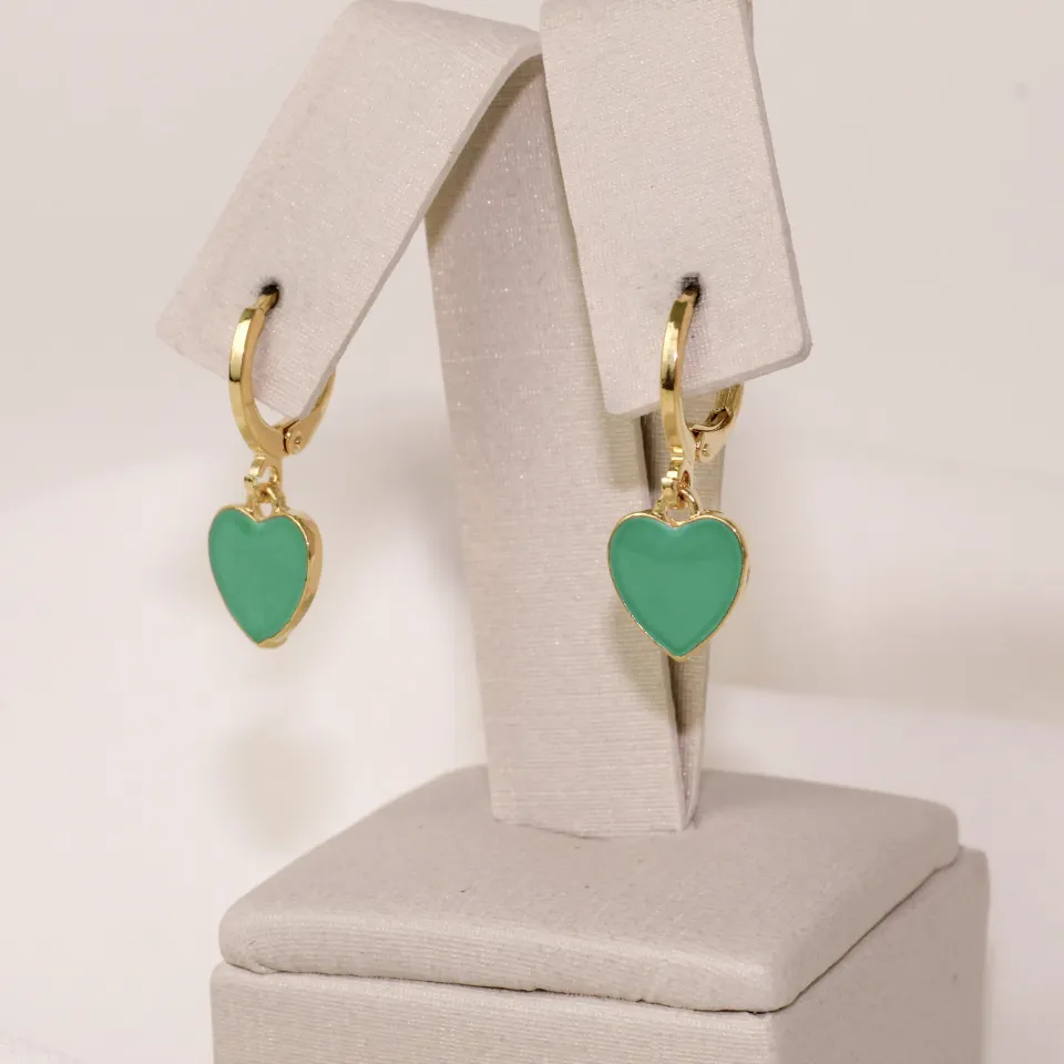 BRINCO ARGOLINHA RESINA CORAÇÃO VERDE BRINCO ARGOLINHA RESINA CORAÇÃO VERDE