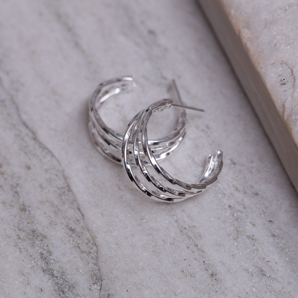 BRINCO ARGOLA TRIPLA TORCIDA BANHO PRATA BRINCO ARGOLA TRIPLA TORCIDA BANHO PRATA