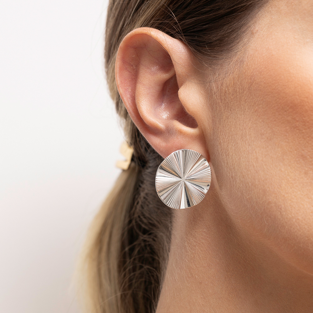 BRINCO VINTAGE REDONDO RISCADO BANHO PRATA BRINCO VINTAGE REDONDO RISCADO BANHO PRATA