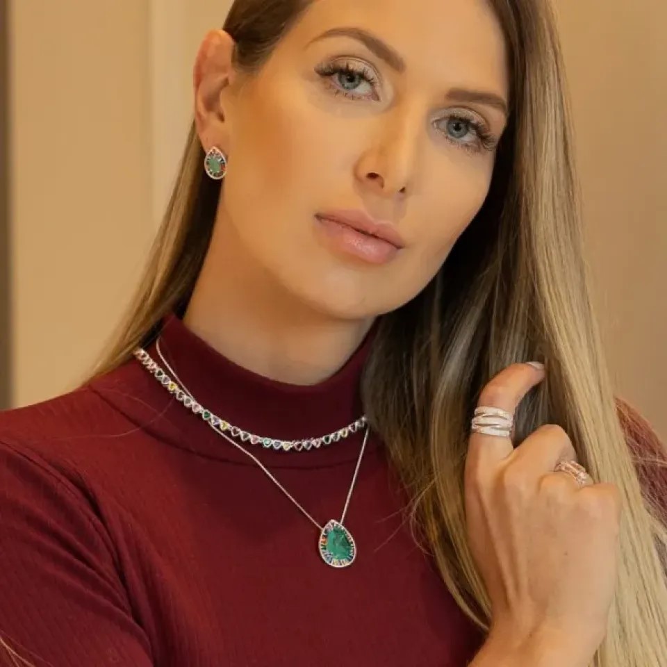 CONJUNTO COM PEDRAS COLORIDAS E GOTA VERDE BANHO PRATA