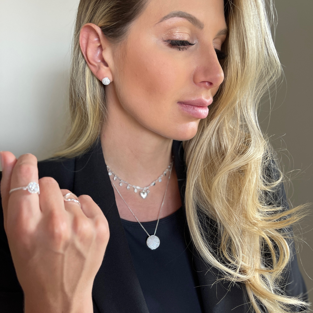 CONJUNTO REDONDO CRAVEJADO COM ZIRCÔNIAS BANHO PRATA