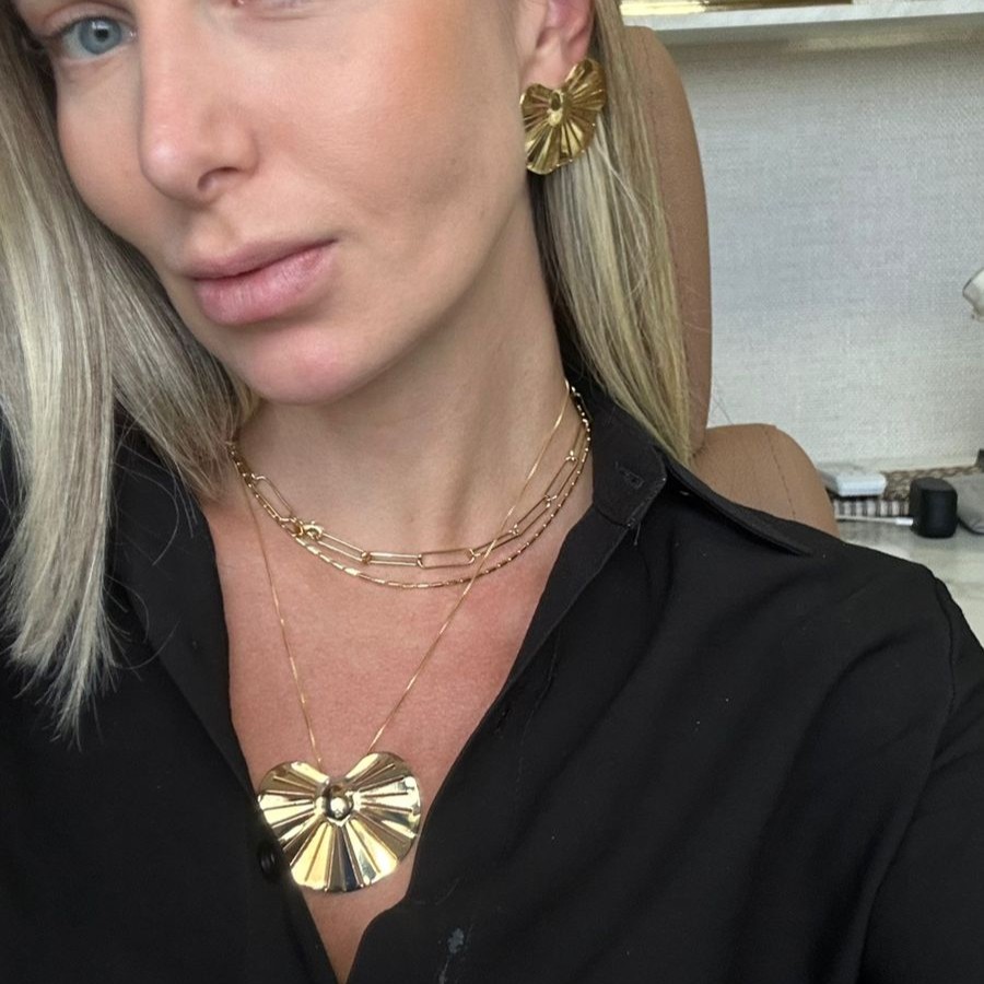 CONJUNTO VITÓRIA REGIA BANHO OURO 18K